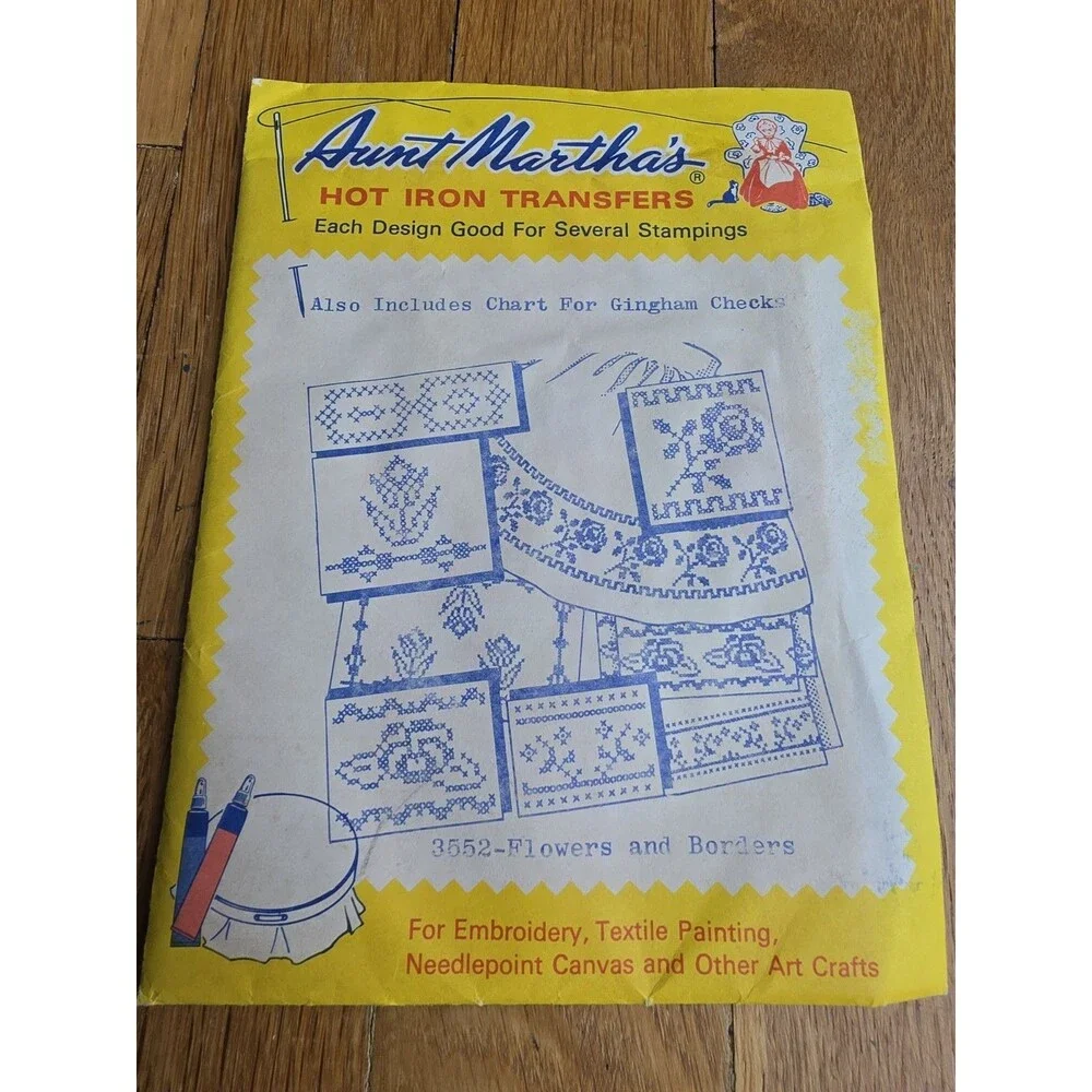 Vintage Aunt Martha's #3552 Flowers & Borders Hot Iron Transfers Embroidery NOS